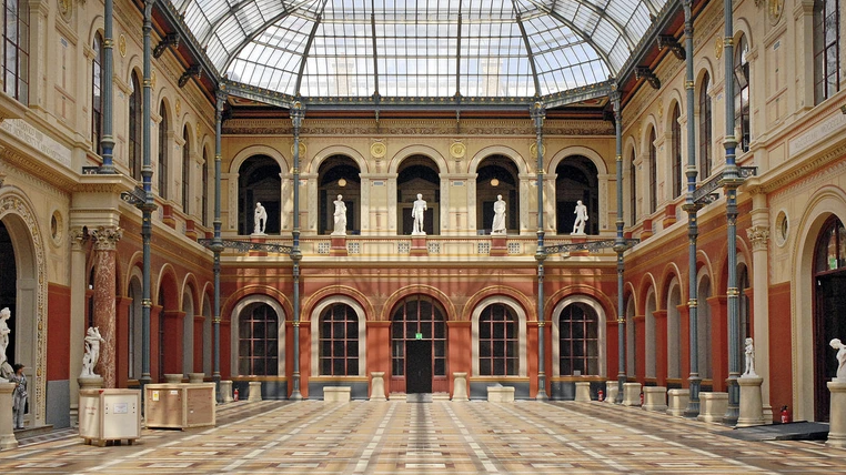 École des Beaux-Arts : เปิดประวัติแบรนด์ "Givenchy"