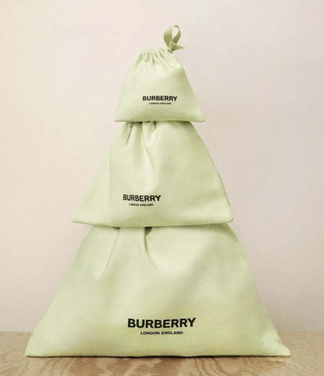 ถุงผ้าของ Burberry ที่ใช้ในปัจจุบัน