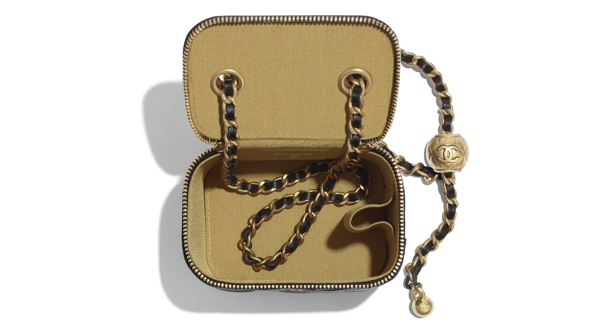 Small Classic Box With Chain