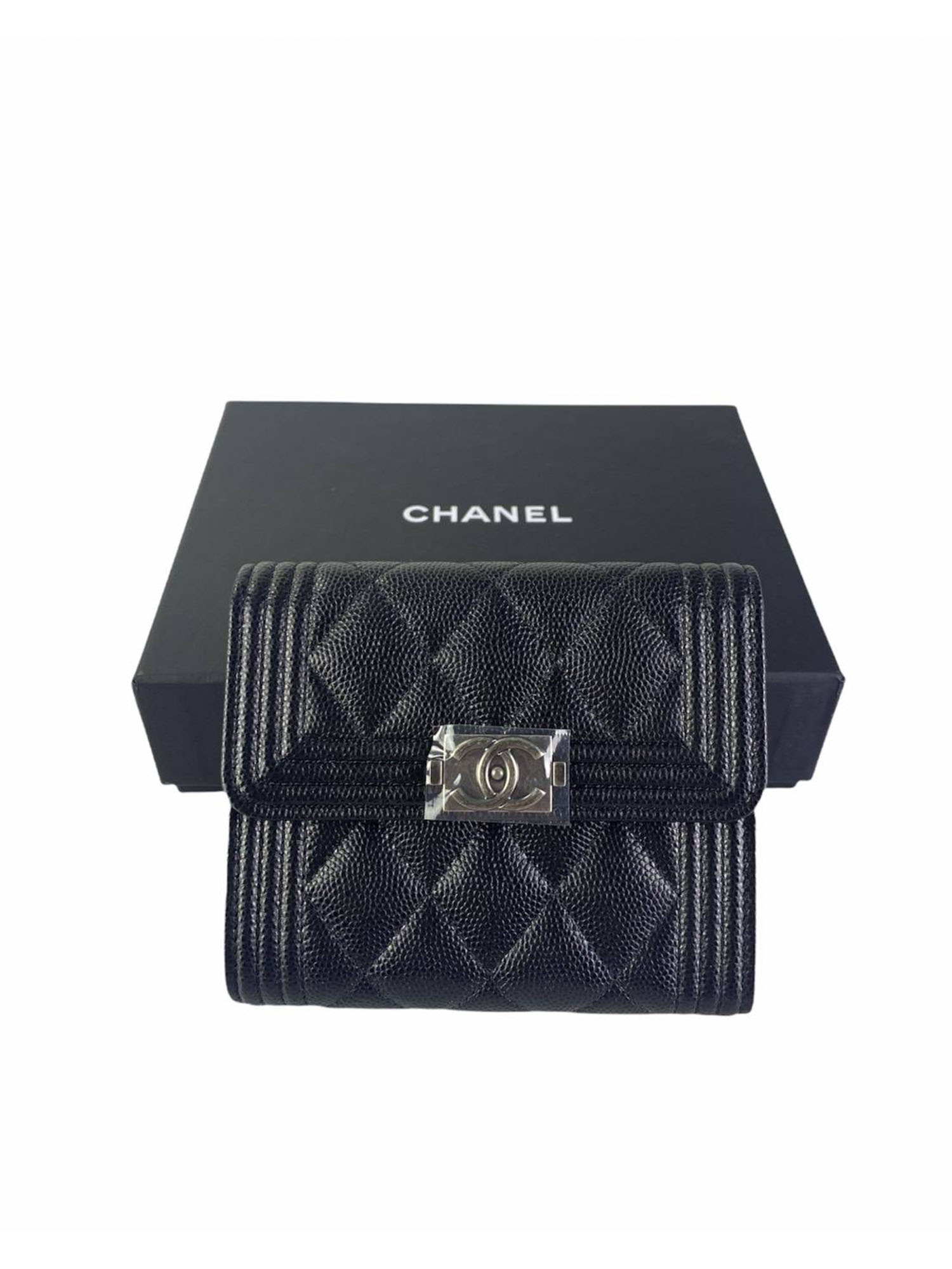 Chanel-Boy-Trifold-Caviar-Wallet-in-Black-Holo-31Artboard-1