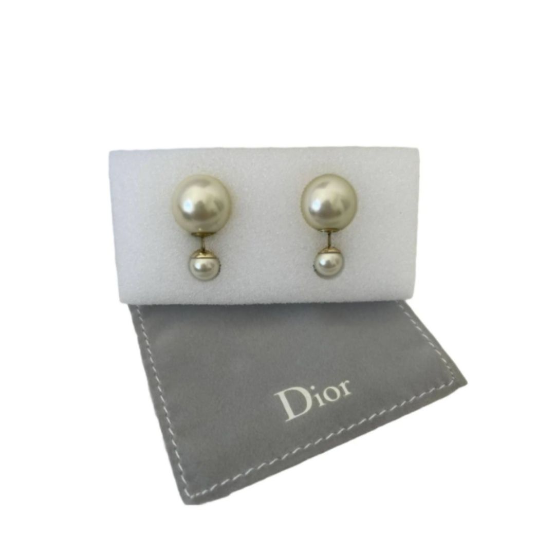 Christian Dior Pearl Earring