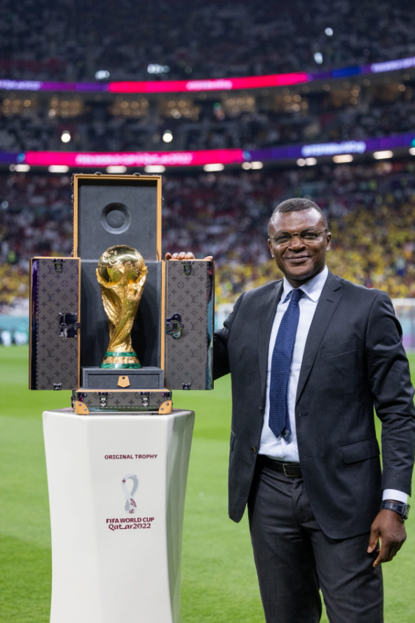 หีบสำหรับใส่ถ้วยรางวัล FIFA World cup 2022