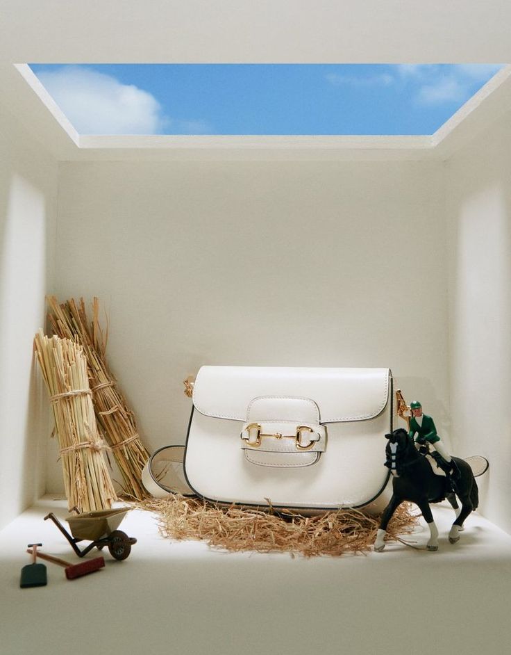 gucci horsebit 1955 logo