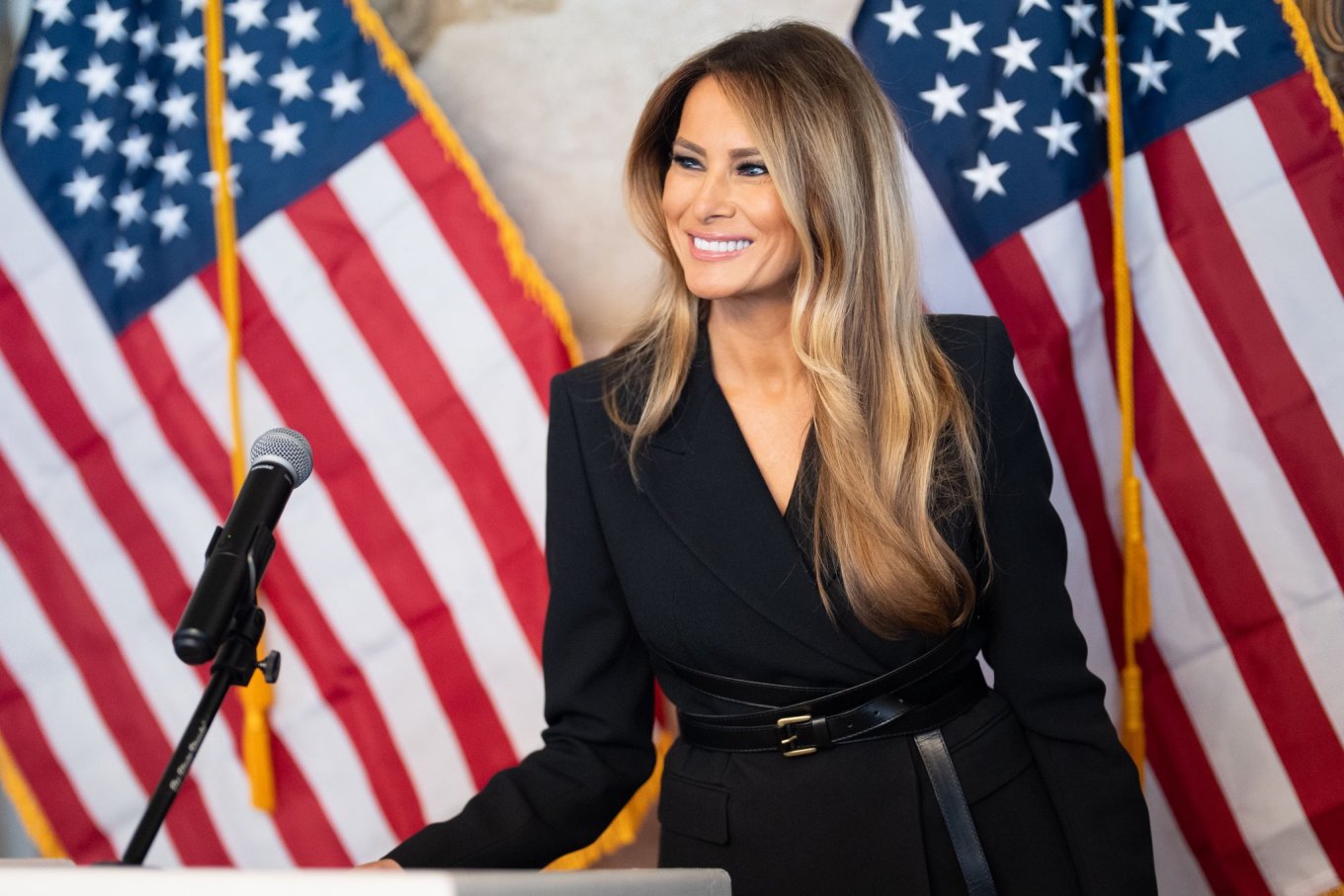 ส่องกระเป๋า Melania Trump